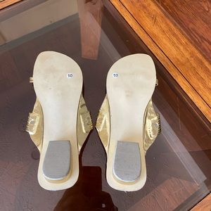 Women’s flat shoes